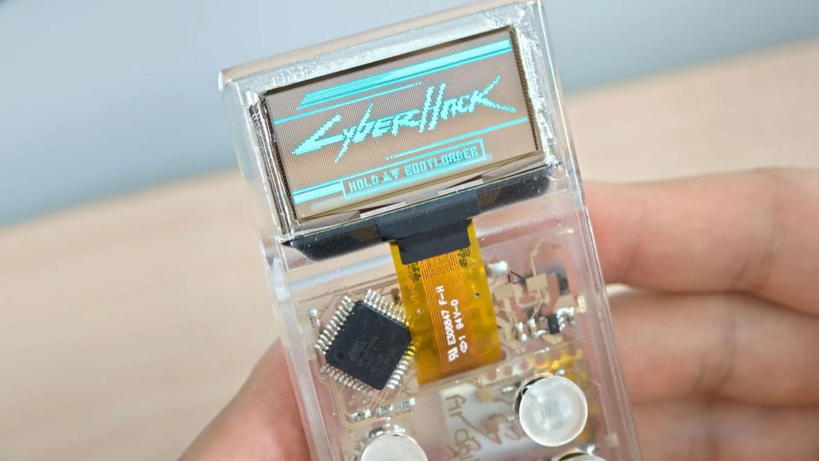 Arduview: o portátil retrô totalmente transparente que bateu a meta no Kickstarter em 30 minutos