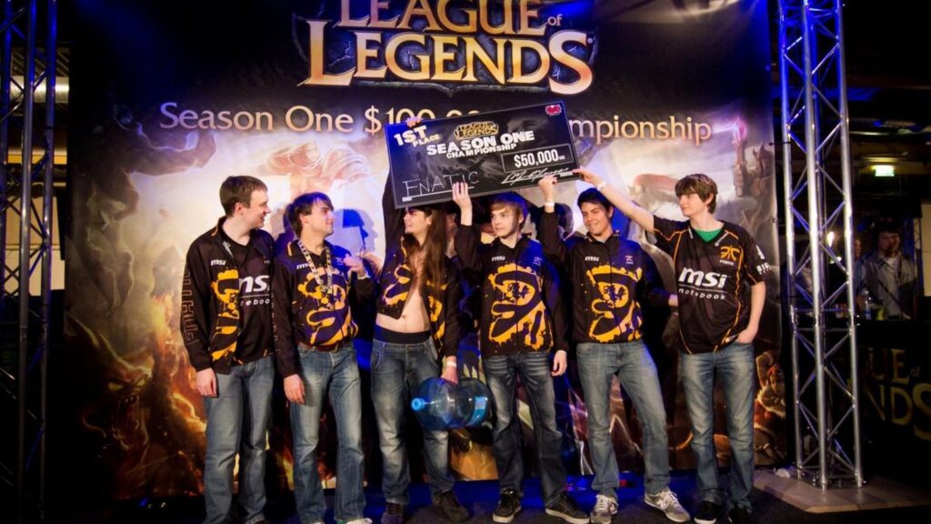 League of Legends World Champion Cyanide Dies Aged 31 Fnatic's original League of Legends team celebrating its 2011 World Championship victory onstage while holding the